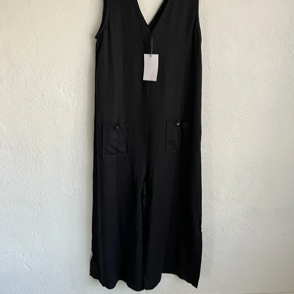 Grey Lab Woman Black Sleevless V- Neck Wide Leg Jumpsuit, Size Large